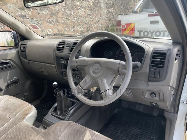 Isuzu D-MAX 2008 White