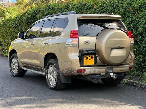 Toyota Land Cruiser Prado 3.0 TD 2012 Gold