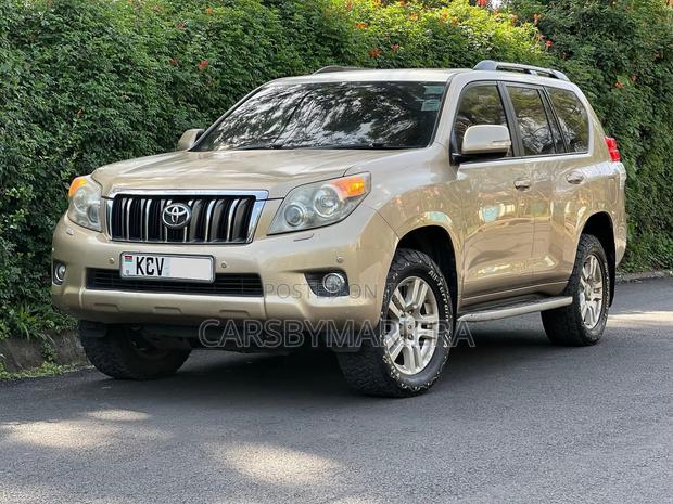 Toyota Land Cruiser Prado 3.0 TD 2012 Gold