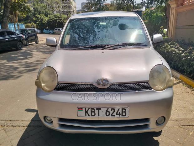 Toyota Sienta 2005 Silver