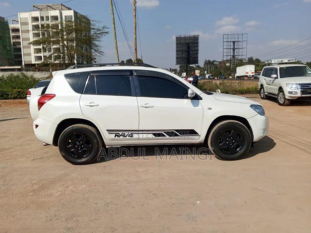 Toyota RAV4 2006 White