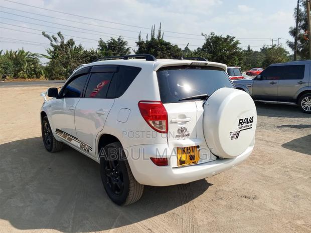 Toyota RAV4 2006 White