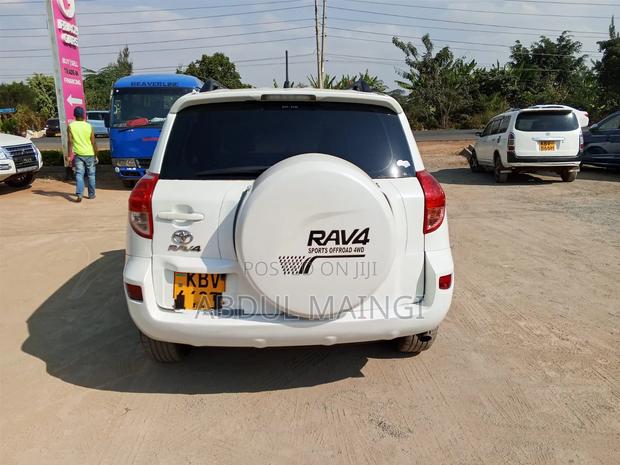 Toyota RAV4 2006 White