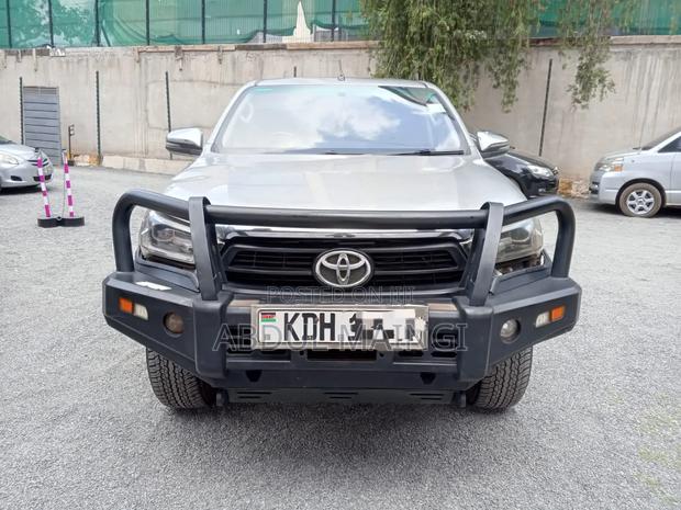 Toyota Hilux 2021 Silver