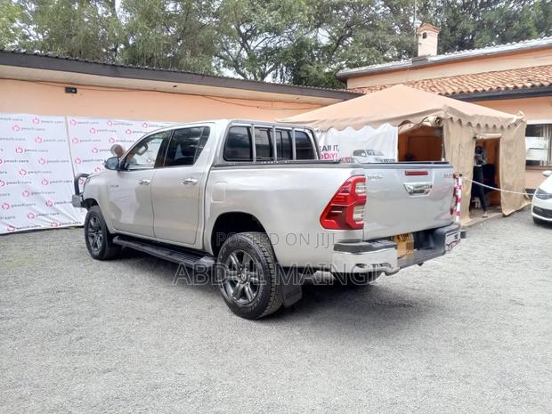 Toyota Hilux 2021 Silver