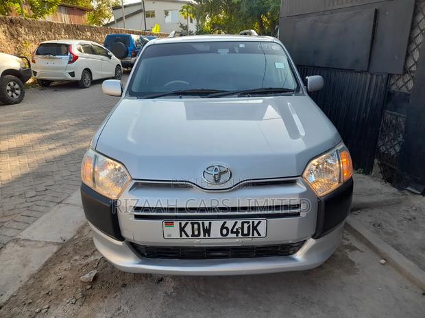 Toyota Probox 2018 Silver