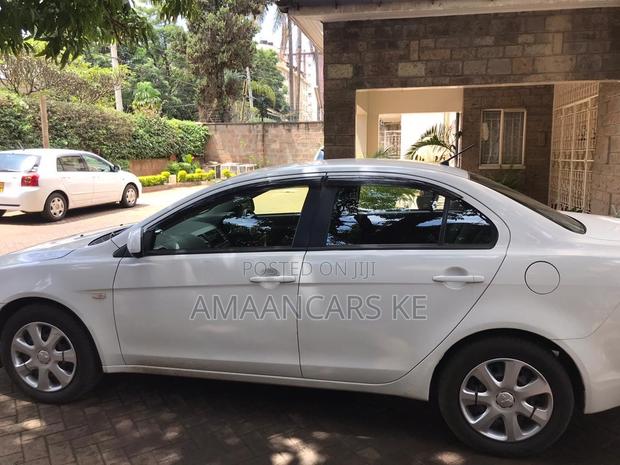 Mitsubishi Galant 2012 White