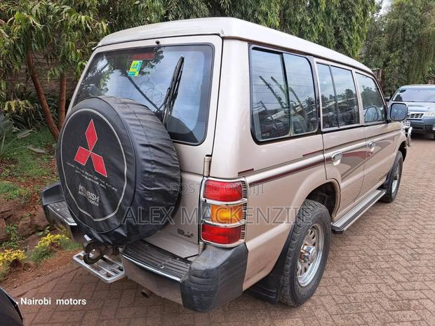 Mitsubishi Pajero 2003 Silver