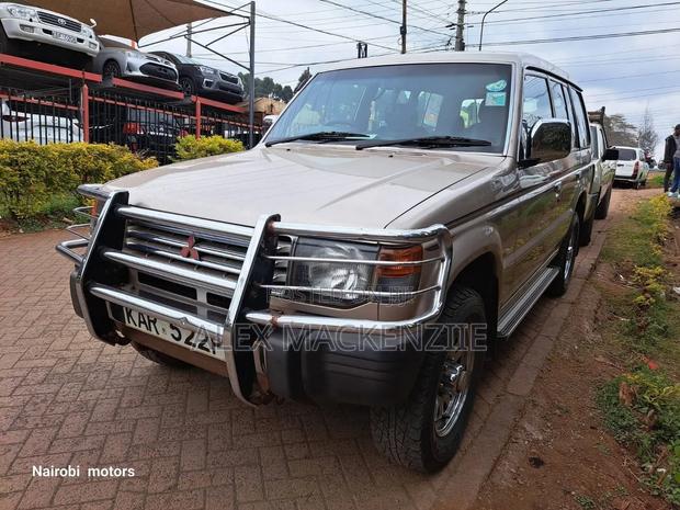 Mitsubishi Pajero 2003 Silver