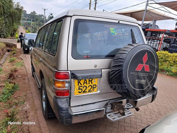 Mitsubishi Pajero 2003 Silver