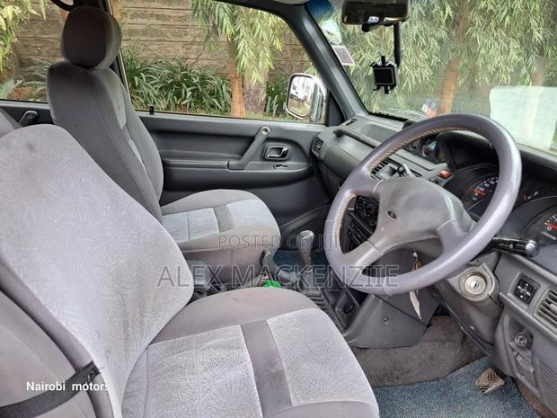 Mitsubishi Pajero 2003 Silver