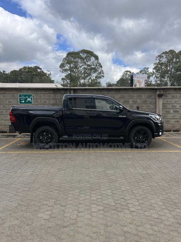 Toyota Hilux 2019 Black