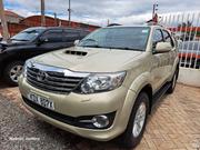 Toyota Fortuner 2014 Gold for sale
