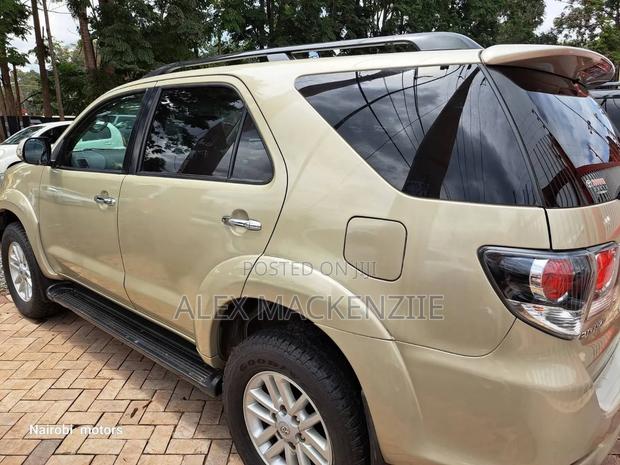 Toyota Fortuner 2014 Gold