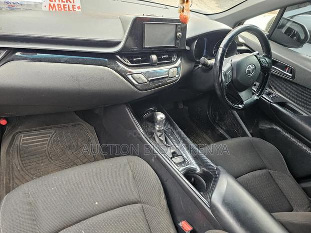 Toyota C-HR 2017 Gray