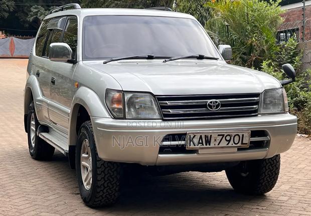 Toyota Land Cruiser Prado 2000 Gray