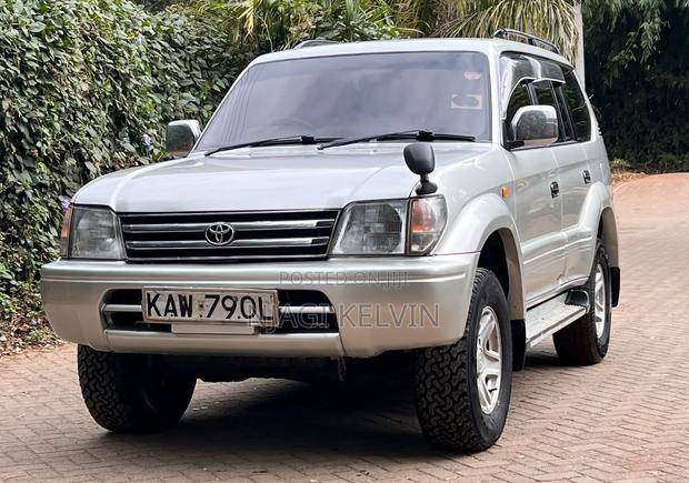 Toyota Land Cruiser Prado 2000 Gray