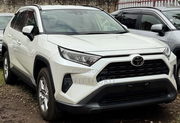 Toyota RAV4 2020 White