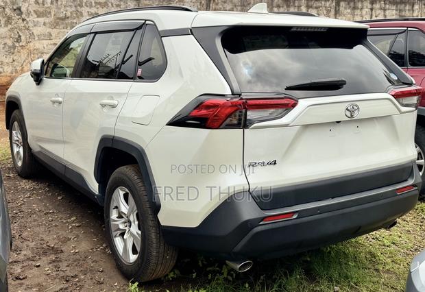 Toyota RAV4 2020 White