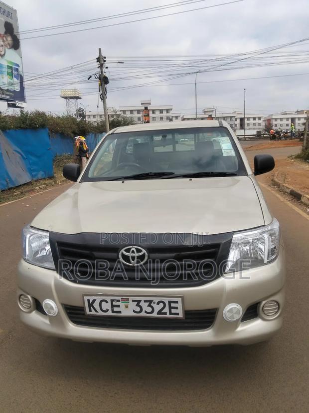 Toyota Hilux 2015 Brown