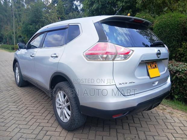 Nissan X-Trail 2.0 Petrol FWD 2014 Silver