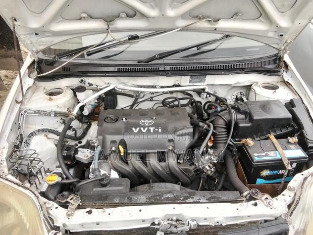 Toyota Corolla 2004 White