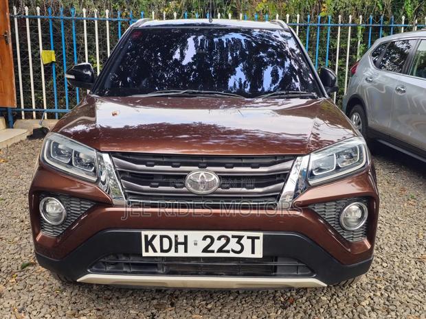Toyota Urban Cruiser 2021 Brown