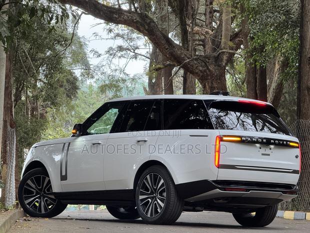 Land Rover Range Rover Vogue 2023 White