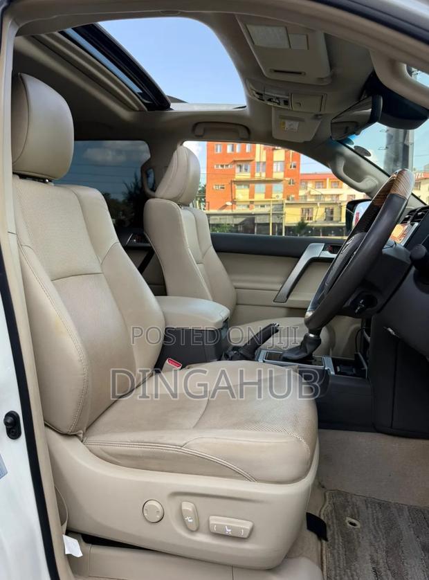 Toyota Land Cruiser Prado 2022 White