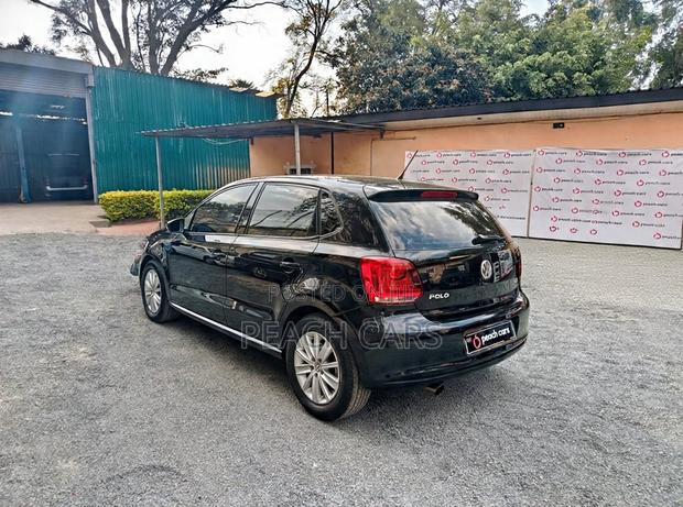 Volkswagen Polo 2011 Black