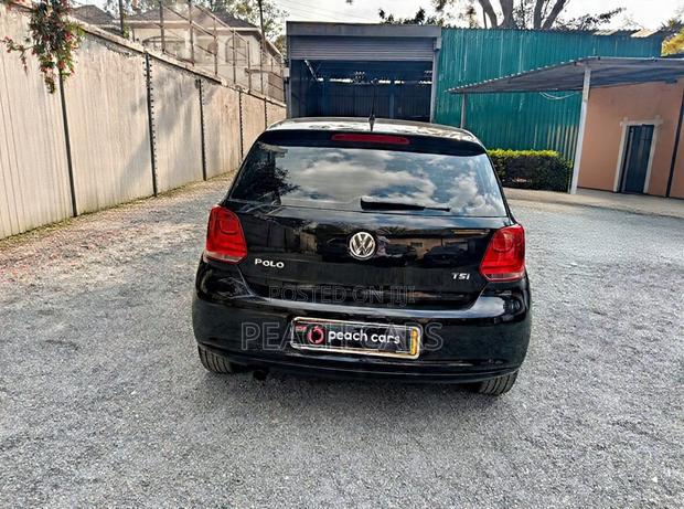 Volkswagen Polo 2011 Black