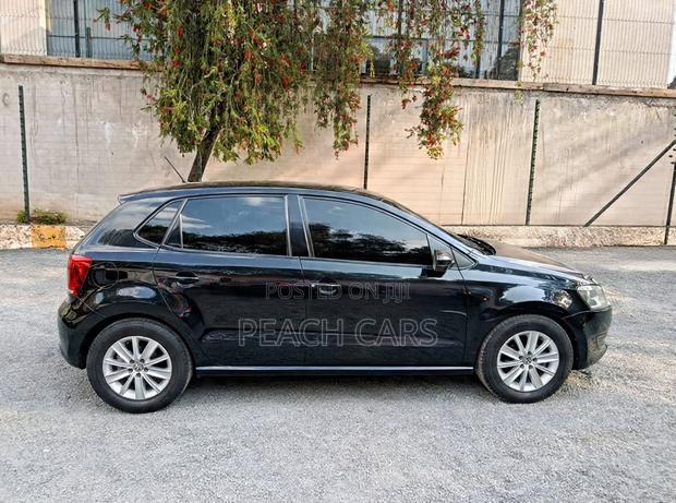 Volkswagen Polo 2011 Black