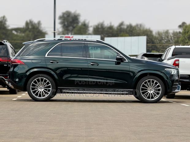 Mercedes-Benz GLE-Class GLE 300d 4MATIC 2020 Green