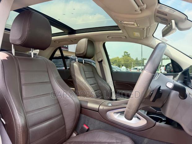 Mercedes-Benz GLE-Class GLE 300d 4MATIC 2020 Green