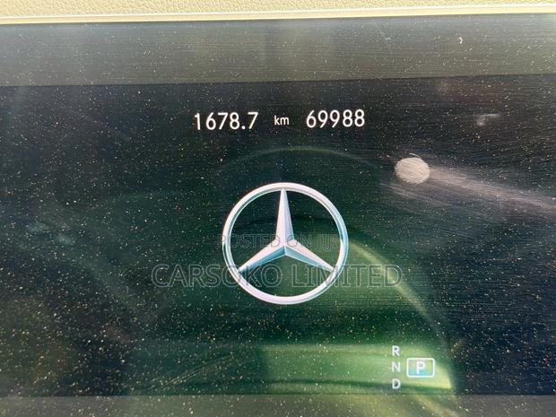 Mercedes-Benz GLE-Class GLE 300d 4MATIC 2020 Green