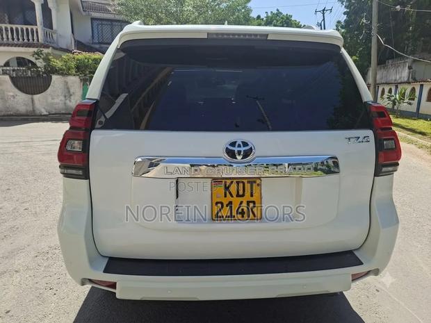 Toyota Land Cruiser Prado 2021 Off white