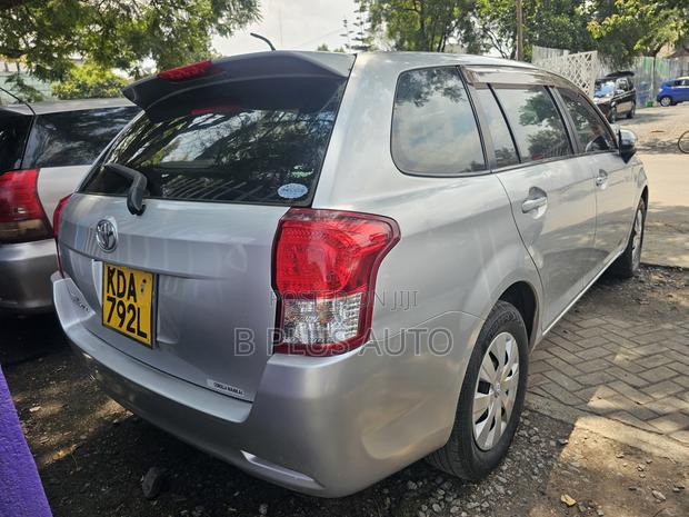 Toyota Corolla Fielder 2013 Silver