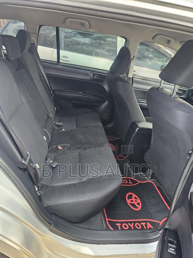 Toyota Corolla Fielder 2013 Silver
