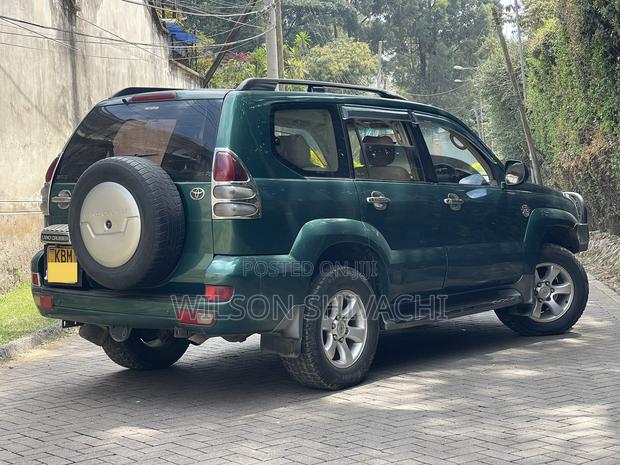 Toyota Land Cruiser Prado 2005 Green