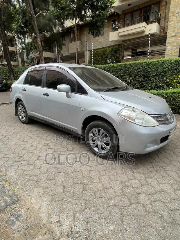 Nissan Tiida 2009 Silver