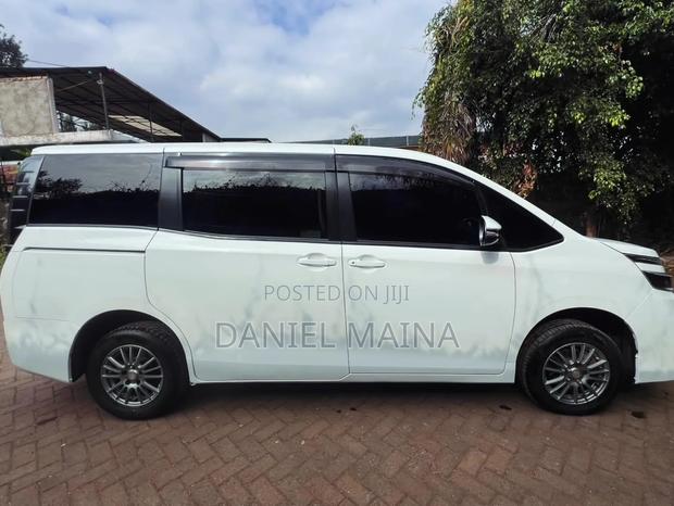 Toyota Voxy 2016 White