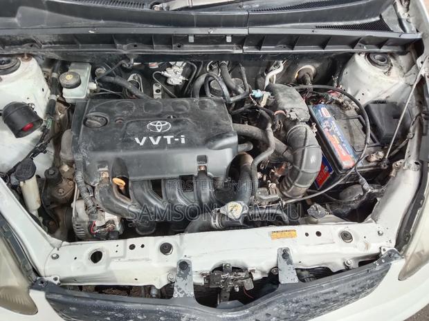 Toyota Fun Cargo 2006 White