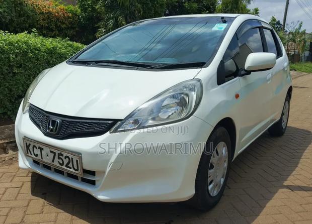 Honda Fit 2011 Off white