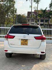 Toyota Corolla Fielder 2017 White for sale