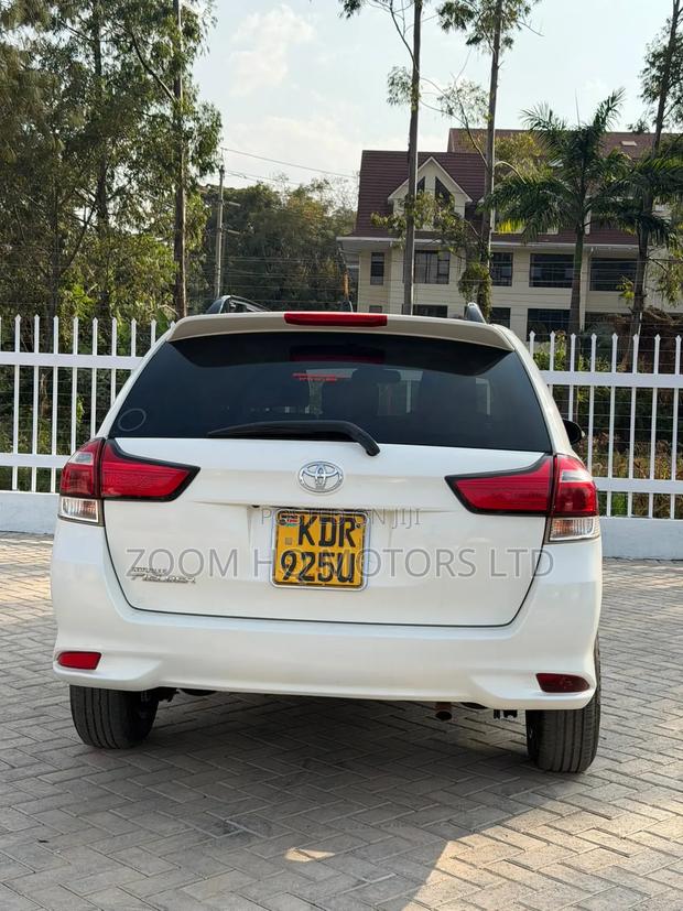 Toyota Corolla Fielder 2017 White