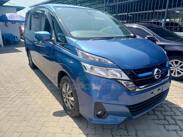 Nissan Serena 2019 Blue