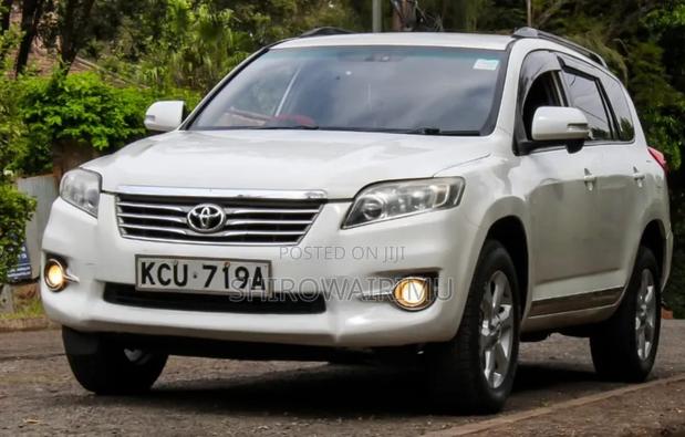 Toyota Vanguard 2013 Off white