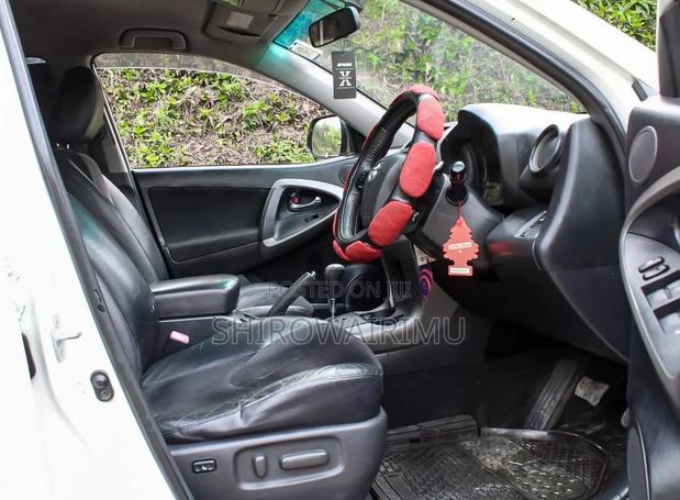 Toyota Vanguard 2013 Off white