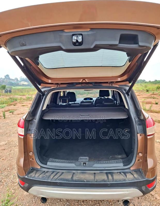 Ford Kuga 2013 Gold