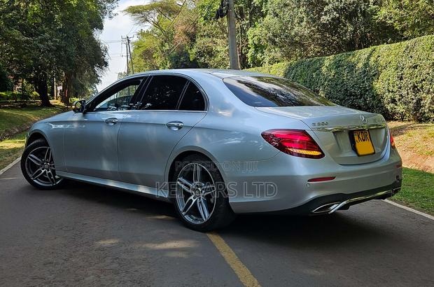 Mercedes-Benz E200 2017 Silver